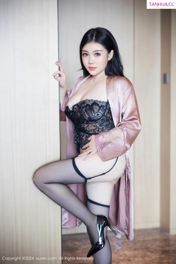 白柳汐 白柳汐 [XiuRen]高清写真图 2024.09.14 No.9159 白洁Bessie 黑丝美腿第36张图片